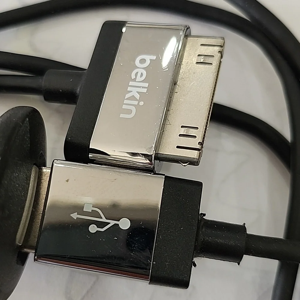 First Generation iPhone Charger - Picture 2 of 7